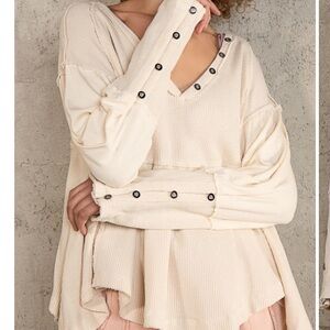 NWOT Pol Cream Buttoned shirt blouse Top oversized fabric asymmetrical peplum M